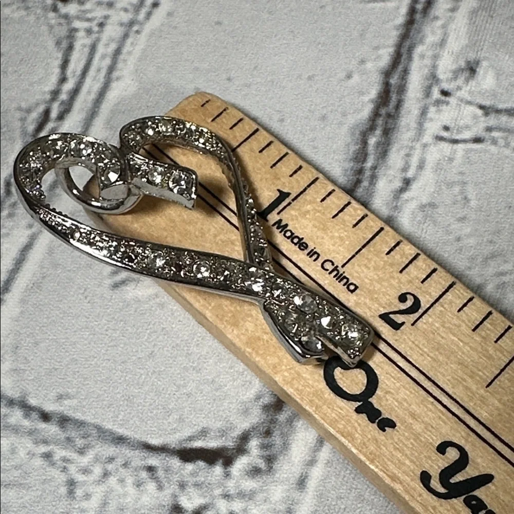 Elegant Silver Heart-Shaped Pendant CZ diamonds 2”